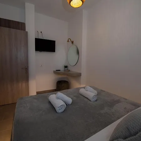 Litmus Apartment Fira (Santorini)
