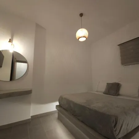 Litmus * Fira (Santorini)